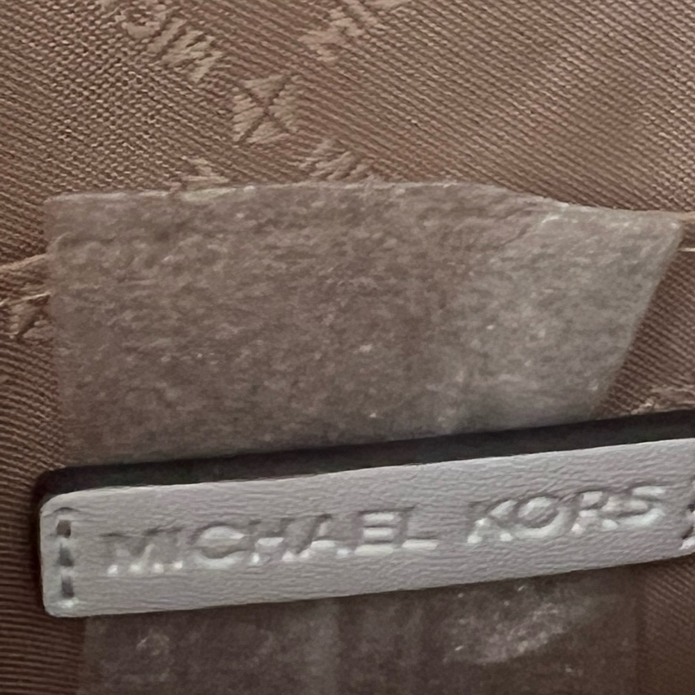 MICHAEL KORS Wristlet - Picture 6 of 13